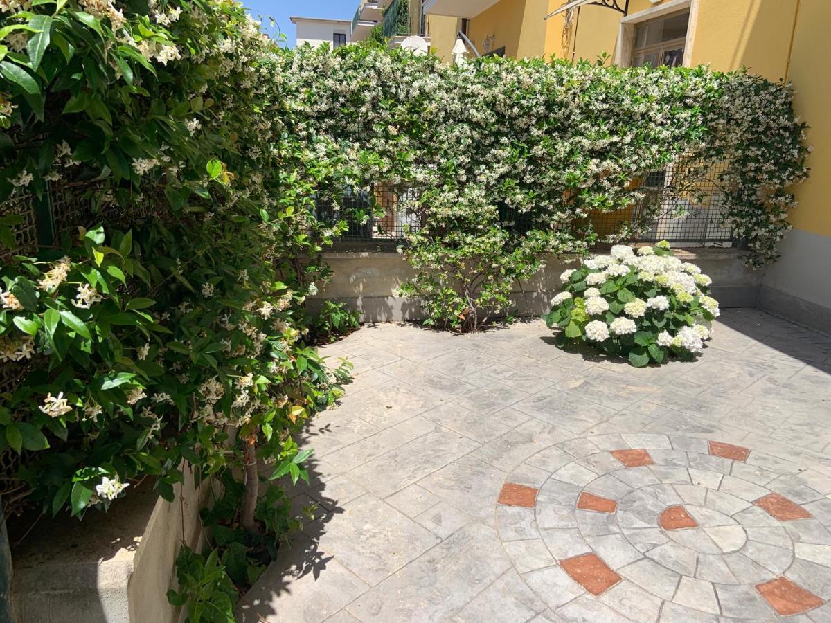 شقة Casa Di Ilaria آنسيو المظهر الخارجي الصورة
